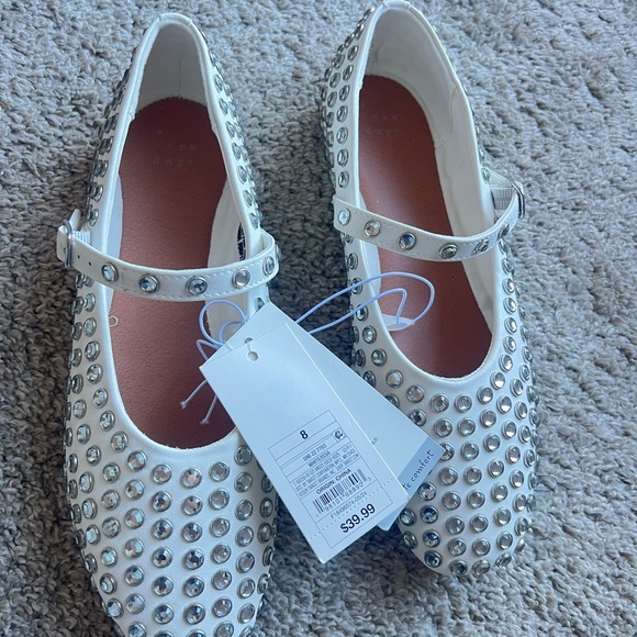 A New Day White Rhinestone Mary Jane Flats – New with Tags . Size 8 - Picture 5 of 5